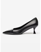 Love Moschino Pantofi de piele cu varf ascutit - Negru