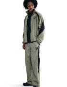 Nike Pantaloni de trening cu buzunare cu fermoar si snururi la terminatie - Negru/Kaki