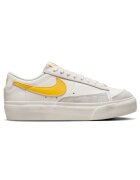 Nike Pantofi sport pentru Femei - w blazer low platform - DJ0292-111 - Bej - Bej