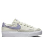 Nike Pantofi sport pentru Femei - w blazer low platform - DJ0292-114 - Alb - Alb