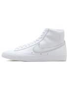 Nike Tenisi medii din piele cu garnituri din piele ecologica pentru baschet Blazer - Alb