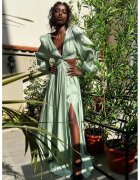Nympha Clothing Rochie evazata cu slit pe picior si decolteu adanc in V - Verde