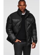 OMBRE Geaca cu gluga si matlasare geometrica OM-JAHP-0237 - Negru