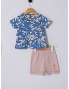 US Polo Assn Set de tricou cu model floral si pantaloni scurti cu imprimeu logo - Alb murdar/Albastru deschis/Roz prafuit