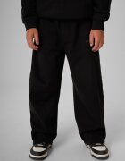 4F Pantaloni de trening cu crac larg pentru băieți - negri 122/128 (6-8 ani)