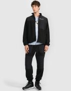 4F Pantaloni jogger din fleece pentru bărbați - negri S