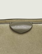 Calvin Klein Geantă pe umăr Emblem | piele întoarsă