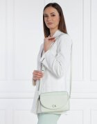 Calvin Klein Geantă poștaș Daily Camera Bag Pebble