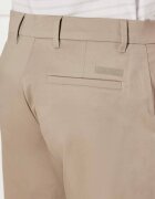 Calvin Klein Pantaloni scurți chino SATEEN | Slim Fit | stretch
