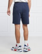 EA7 Pantaloni scurți | Regular Fit