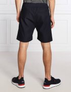 Gant Pantaloni scurți RETRO SHIELD | Relaxed fit