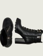 GUESS Botine cu toc Neela