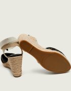 GUESS De dantelă platforme CHEYIN
