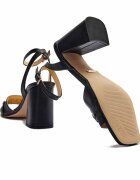 GUESS De piele sandale cu toc gros Grato