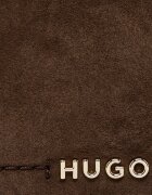 Hugo Geantă pe umăr Yorih