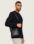 Hugo Geantă reporter Go-Bag Ns
