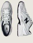 New Balance Sneakers U740