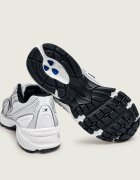 New Balance Sneakers U740
