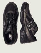 New Balance Sneakers U740