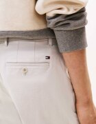Tommy Hilfiger Pantaloni chino Denton TH x F.C. Liverpool | Straight fit