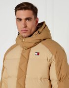 Tommy Jeans De puf geacă | Regular Fit