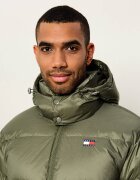 Tommy Jeans Geacă de puf Alaska | Relaxed fit