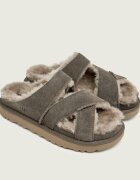 UGG Căptușite papuci de casă W Greenport Cross Strap Slide | piele întoarsă (zamsz) | cu adaos de lână