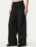 adidas Pantaloni din material Tailored KS9370 Loose Fit