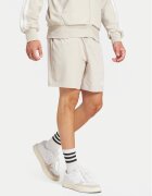 adidas Pantaloni scurți sport Essentials Linear JC9346 Regular Fit