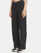 adidas Pantaloni trening Motion Essentials KV3896 Regular Fit
