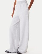adidas Pantaloni trening Off Placed 3-Stripes KA0833 Wide Leg
