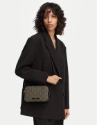 Calvin Klein Geantă Emblem Trio Pebble Shoulder Bag LV04F3533G