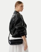 Calvin Klein Geantă Foil Logo Glossy LV04F3738G