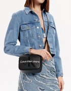 Calvin Klein Jeans Geantă Sculpted Camera Bag18 Mono K60K610275