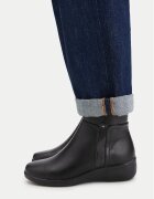Clara Barson Botine CEO-LM3C9626-01
