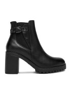 Clara Barson Botine CEO-MAGNA HL221125