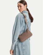 Emporio Armani Geantă EW000539 AF12036 M1057