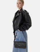 GUESS Geantă Sadie HWOS81 18190