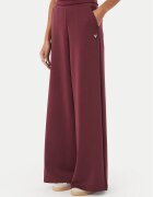 GUESS Pantaloni trening V4YB07 KCAY2 Vișiniu Relaxed Fit