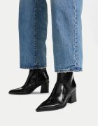 JENNY Botine CEO-LS6344-01