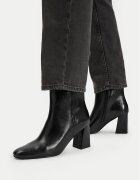 JENNY Botine CEO-LS6546-01