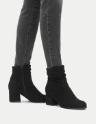 JENNY Botine CEO-WS24340-01