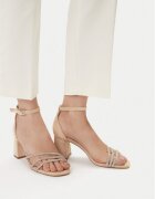 JENNY Sandale CEO-O-230725-1
