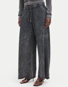 Juicy Couture Pantaloni trening JCWBJ226321 Relaxed Fit