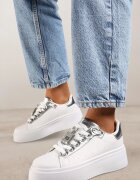  Adidași Alb-Argintii cu Pandantiv Metalic pe Șireturi Decorat cu Zirconii Edosa