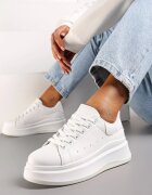  Adidași Albi cu Talpă Groasă cu Perforații și Decorație Ursuleț de cauciuc Aireth
