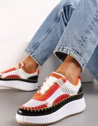  Adidași Albi-Portocalii pe Platformă decorați cu Nituri și Inserții Patchwork Jeneria