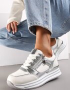  Adidași Argintii cu Inserții Metalice și Sclipici pe Talpă Groasă Anova