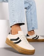  Adidași Bej cu Talpă Groasă și Cusături Erisosa