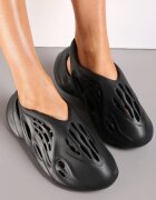  Adidași Negre Slip-on din Spumă Ușoară cu Decupaje Bonasna